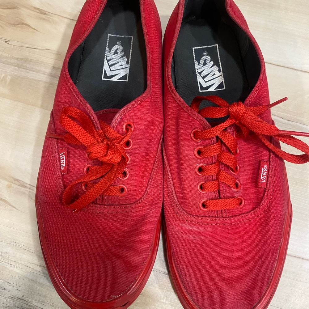 Men’s Vans off The wall all red lace up size 10
